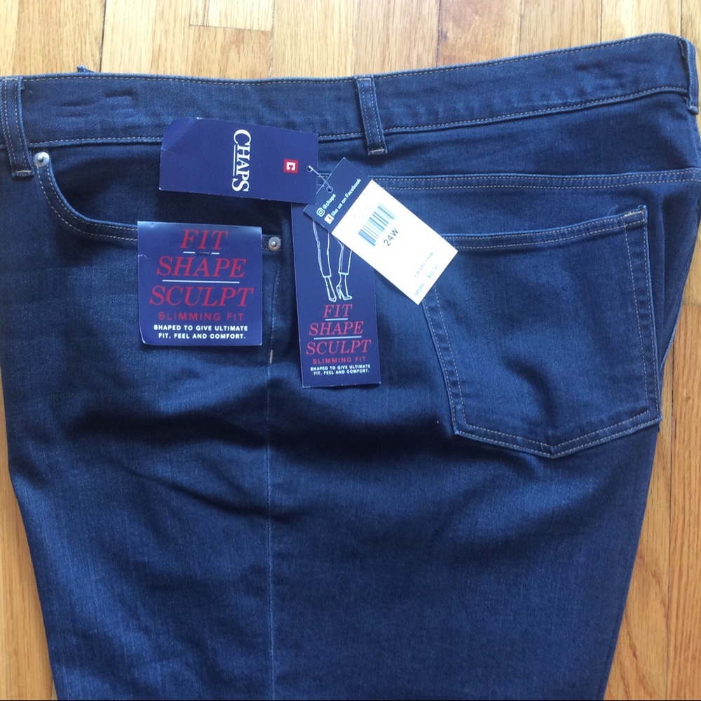 CHAPS Shaping Capris - Picture 2 of 5